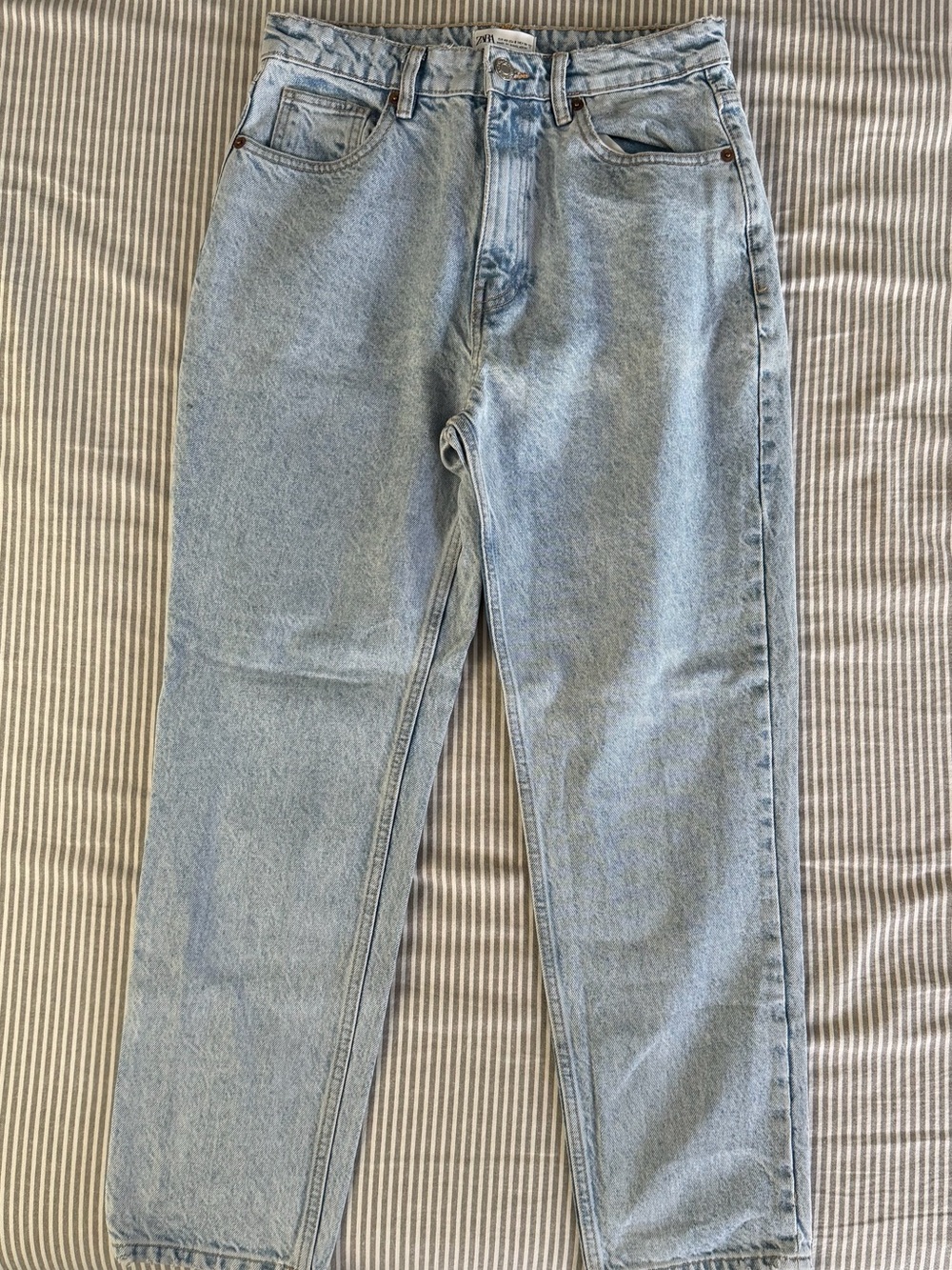 Zara Light Blue High Rise Acid Wash Denim Mom Jeans with Silver Button